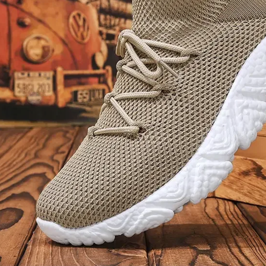 CLOUD RUNNING SNEAKERS