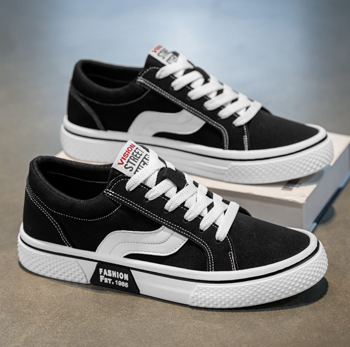 STREETWEAR CASUAL SNEAKERS