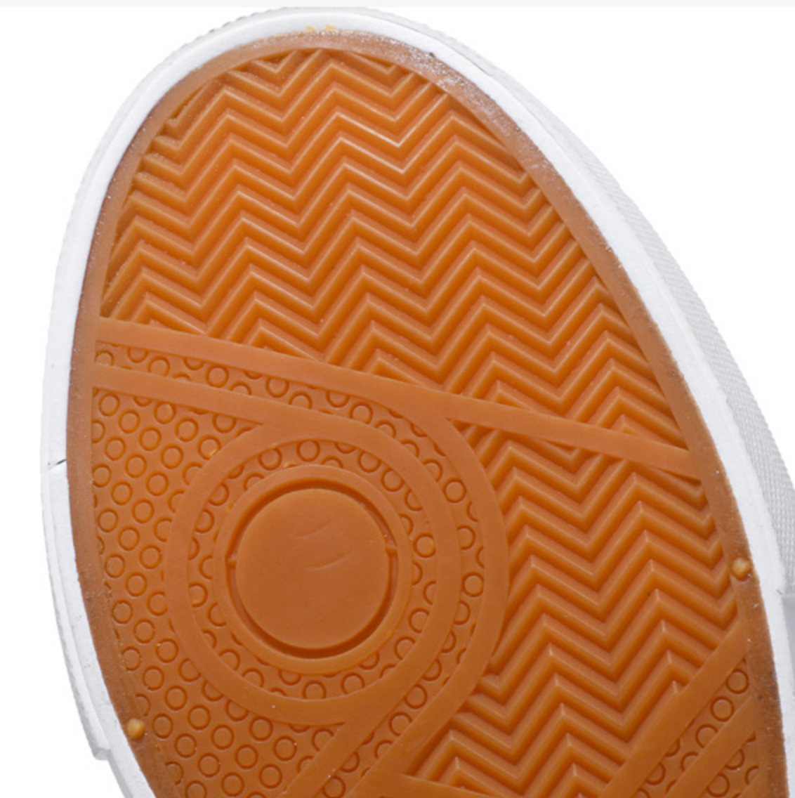 COMFORTABLE TRENDY SNEAKERS