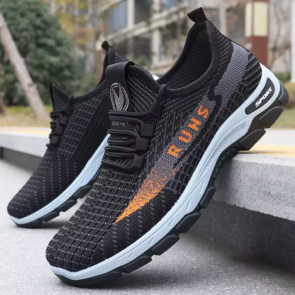 RUNNING LIGHTWEIGHT SNEAKERS