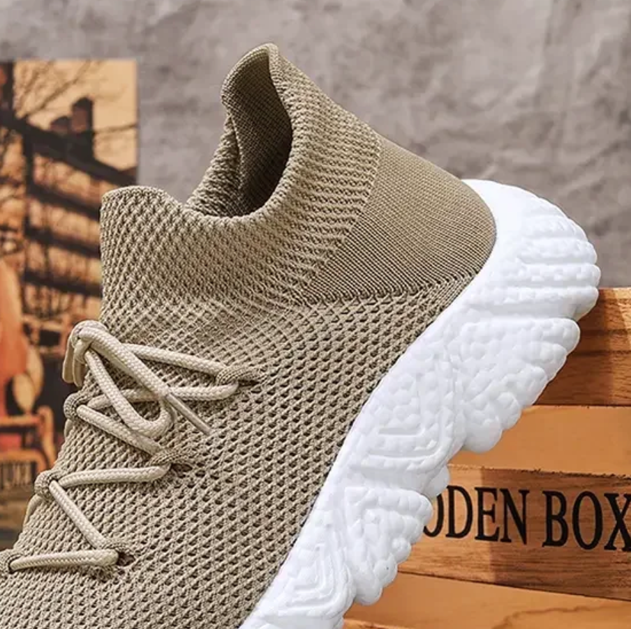 CLOUD RUNNING SNEAKERS