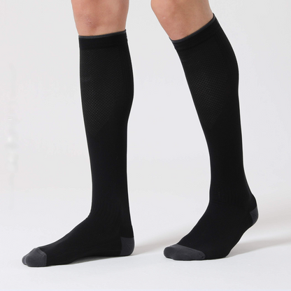 STRIDE EASY SNEAKERS + FREE SPORT COMPRESSION SOCKS