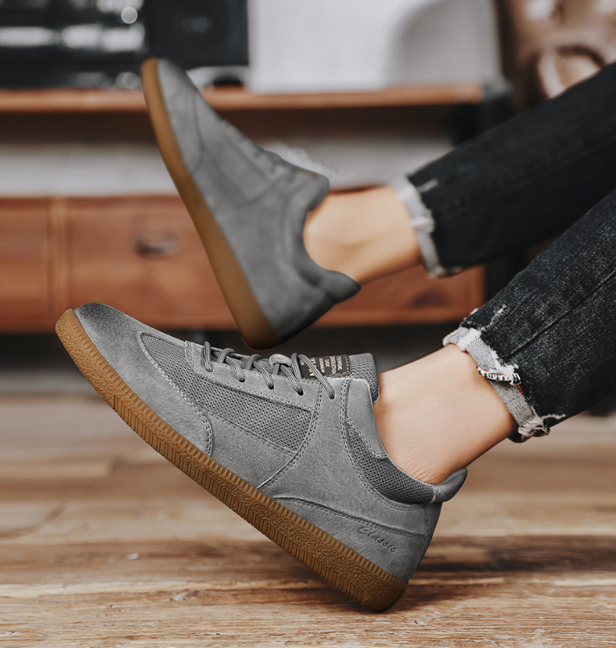 CASUAL COMFORT LEATHER SNEAKER