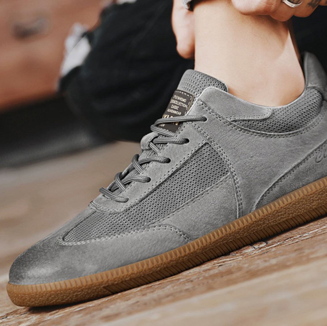 CASUAL COMFORT LEATHER SNEAKER