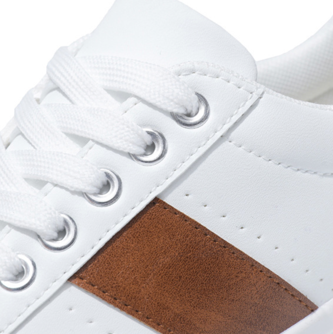 COMFORTABLE TRENDY SNEAKERS