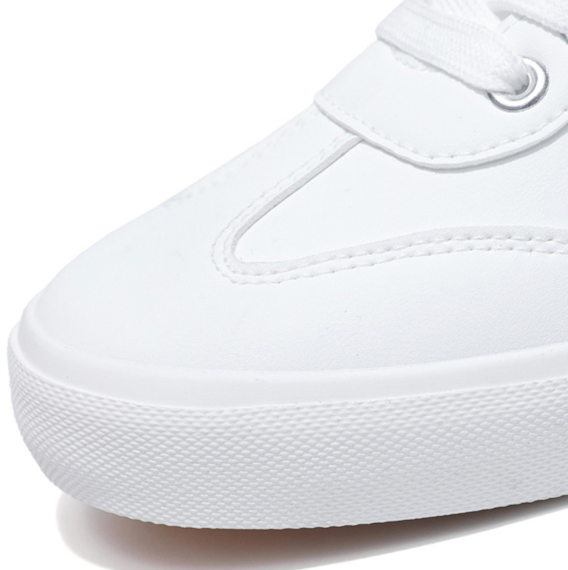 COMFORTABLE TRENDY SNEAKERS