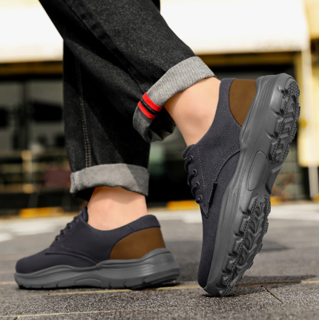 WEAR-RESISTANT WALKING SNEAKERS