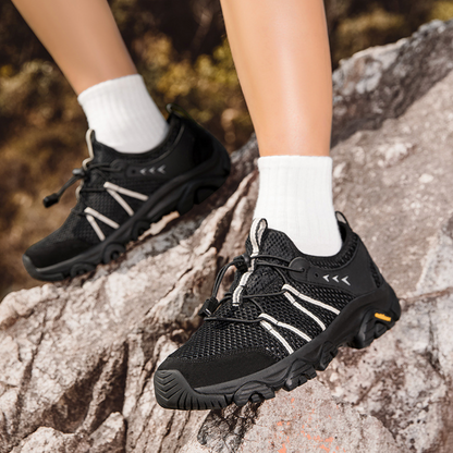 LIGHTWEIGHT HIKING SNEAKER