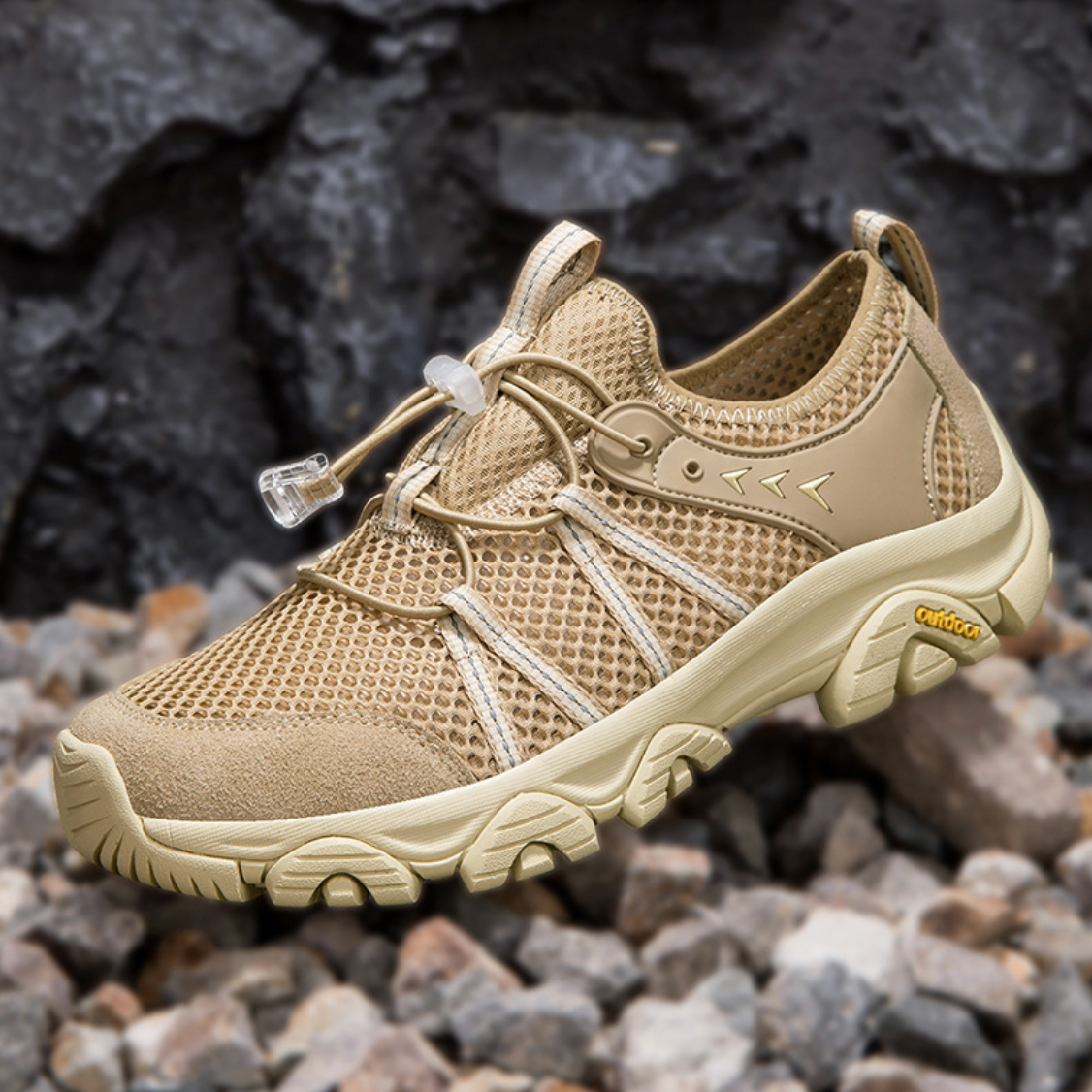 LIGHTWEIGHT HIKING SNEAKER