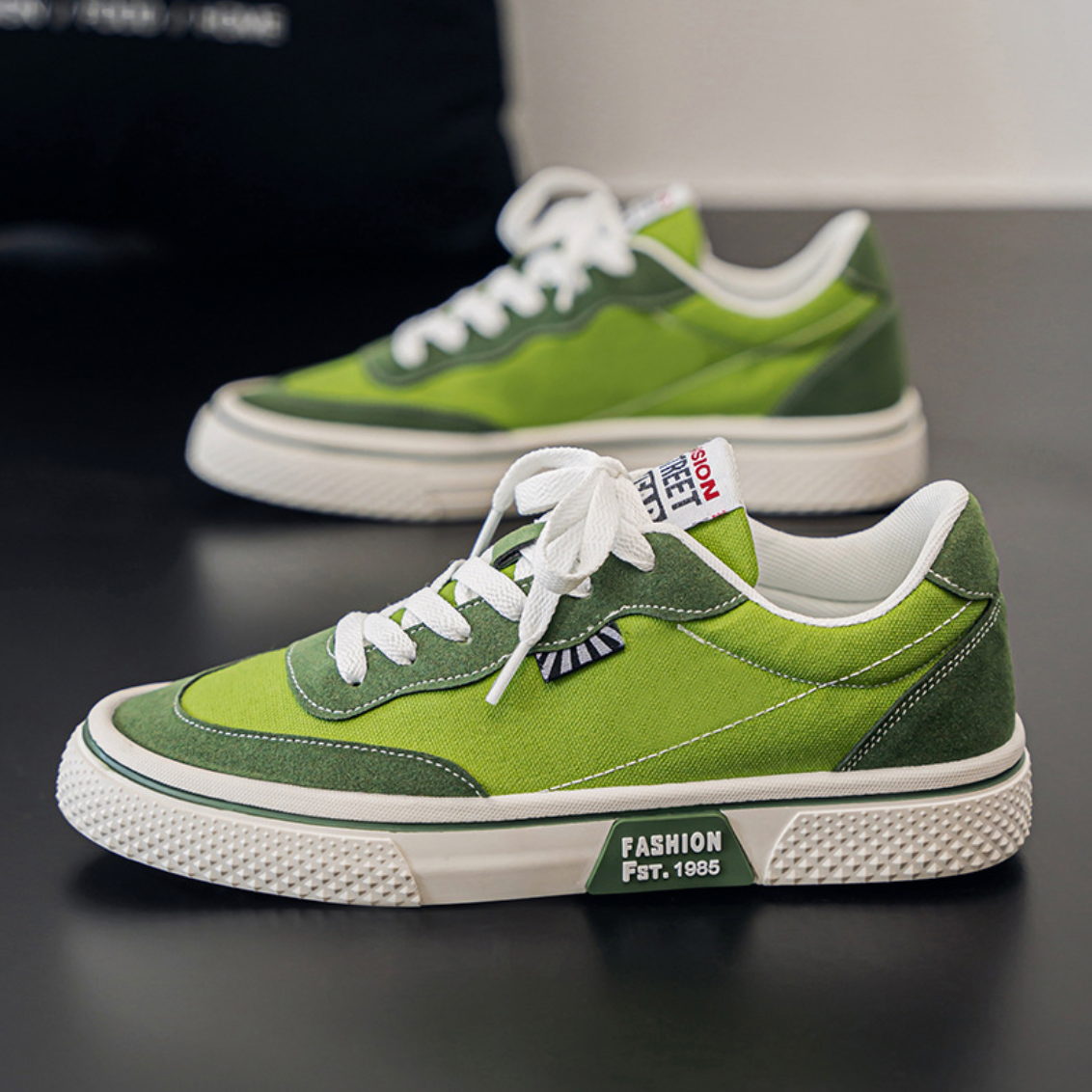 VIBRANT SKATER SNEAKERS