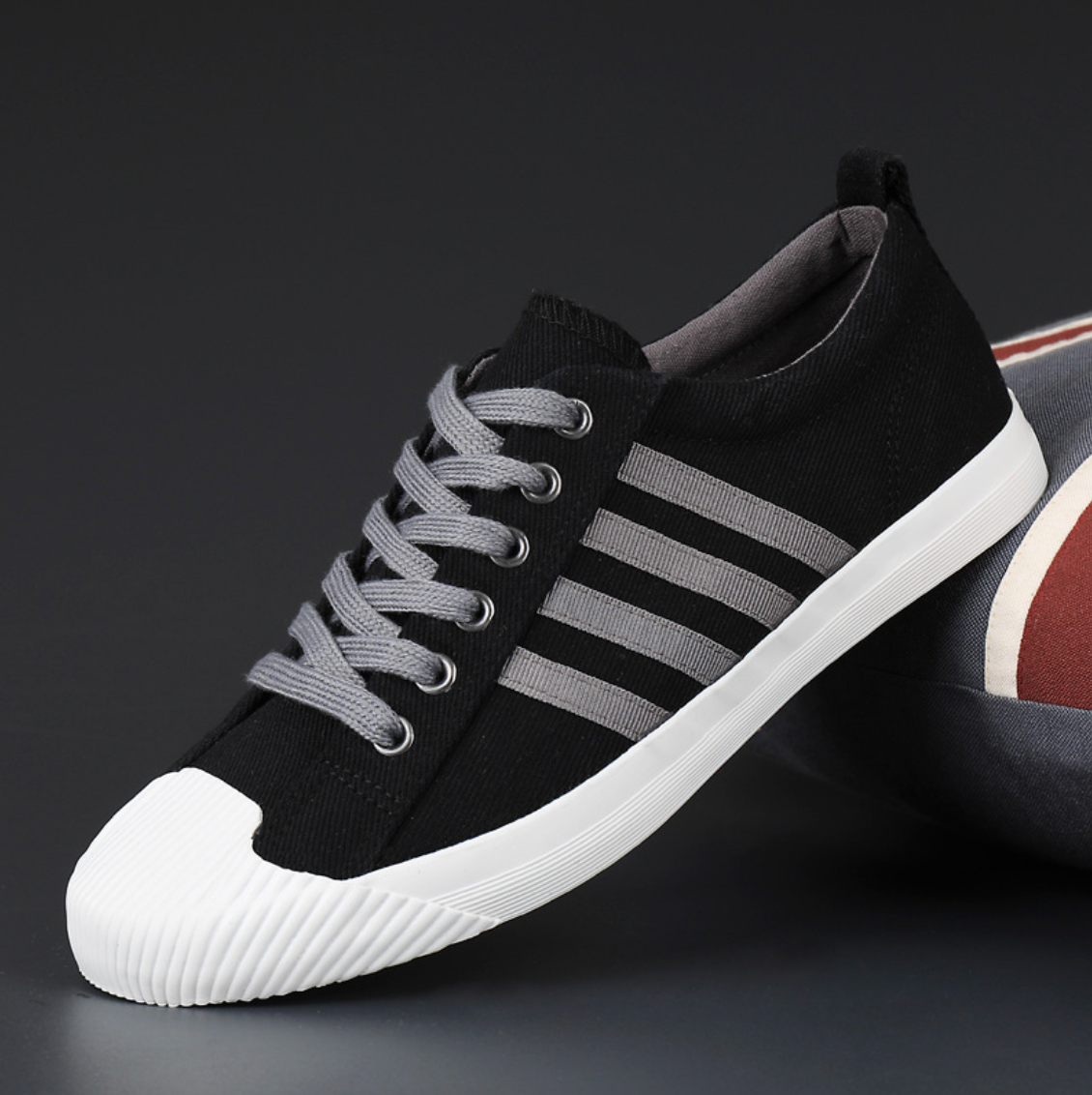 CASUAL CANVAS SNEAKERS