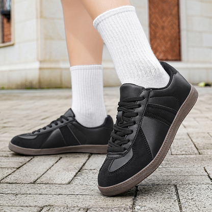 CASUAL LOW-TOP SNEAKERS